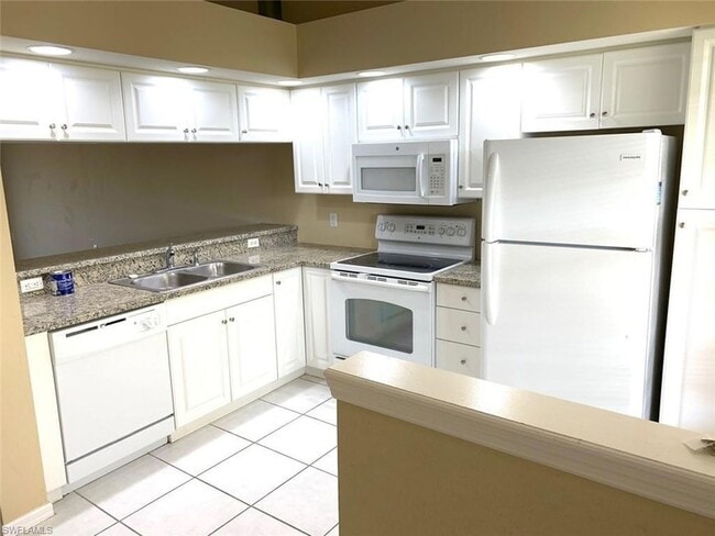 Building Photo - 365 Stella Maris Dr N