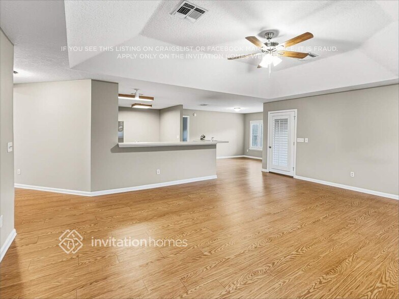 Building Photo - 521 Sparrow Branch Cir