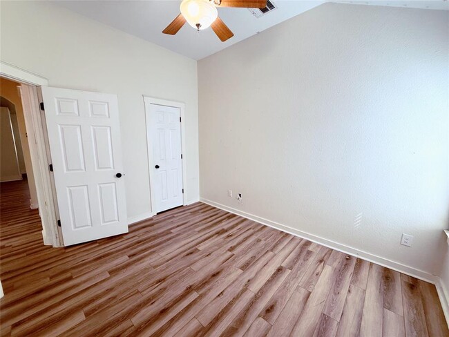 Building Photo - 207 Mollie Dr