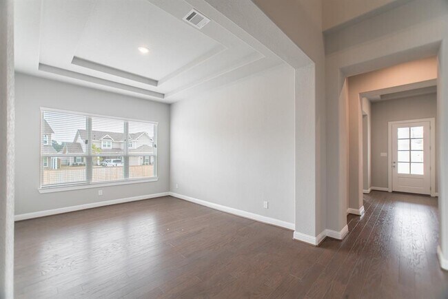 Building Photo - 2344 Goldenglade Dr
