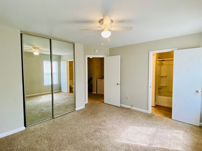 Building Photo - Adorable 3 bdrm/1.5 bath Home Located Clos...