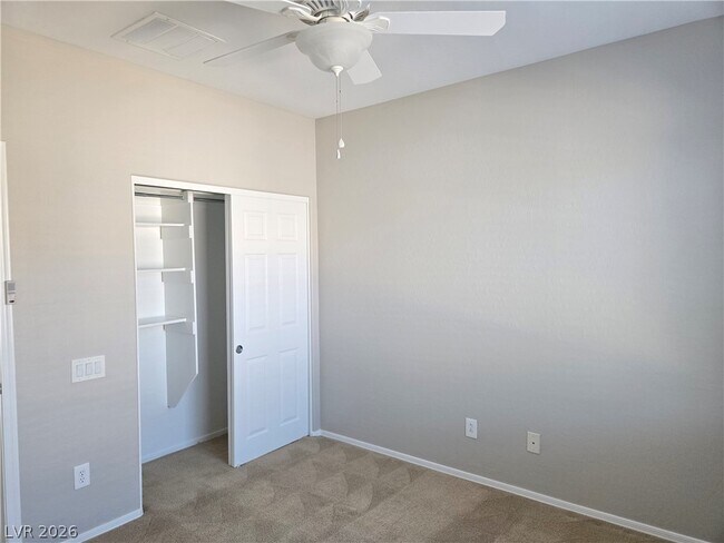 Building Photo - 6868 Sky Pointe Dr