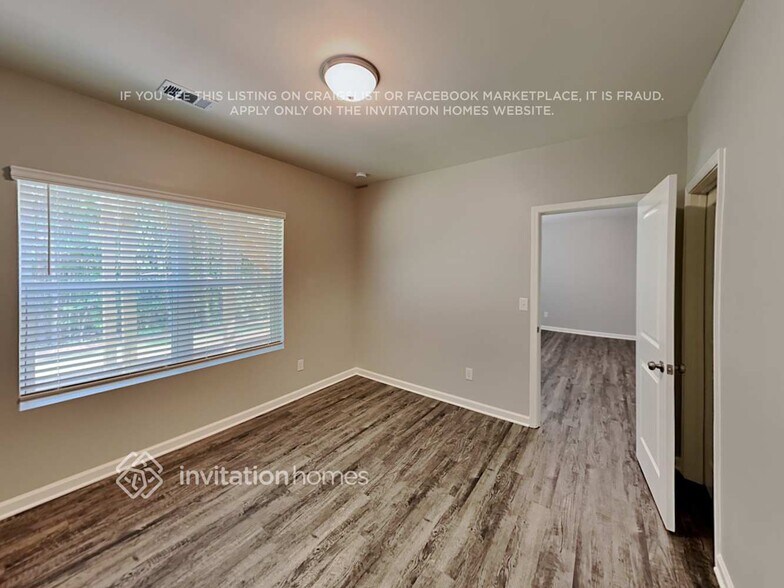 Building Photo - 504 S Fortune Way