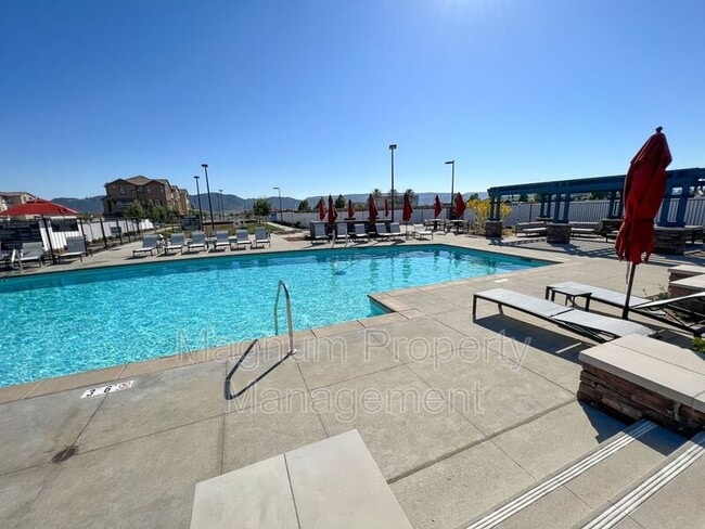 Building Photo - 40617 Birchfield Dr