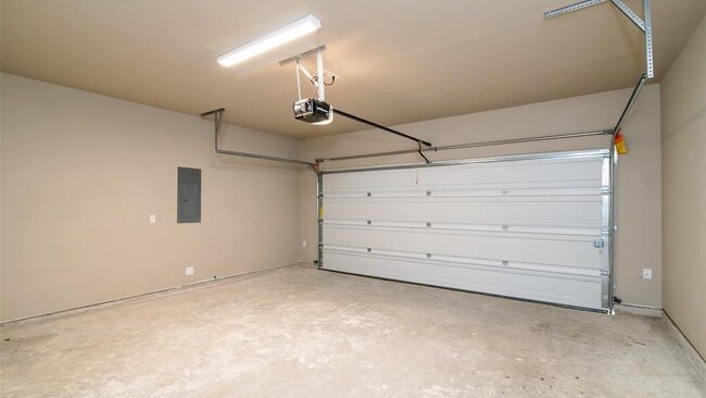 Building Photo - 600 Harvest Moon Dr