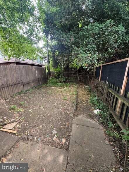 Building Photo - 24 E Abbottsford Ave
