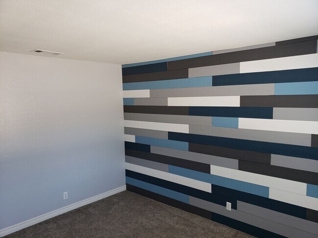 Building Photo - Single Family Residence Located on The Mesa