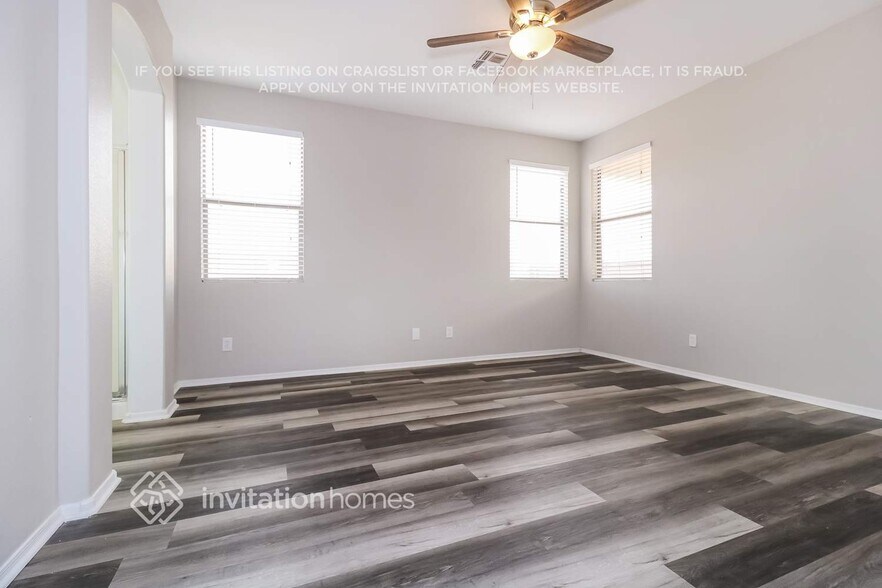 Building Photo - 12420 W Woodland Ave