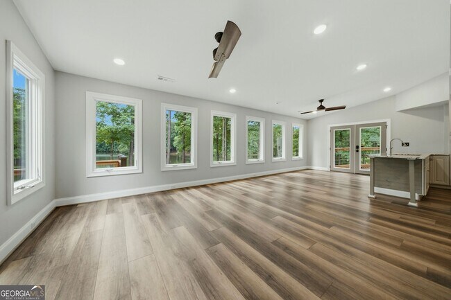 Building Photo - 250 Aspen Way