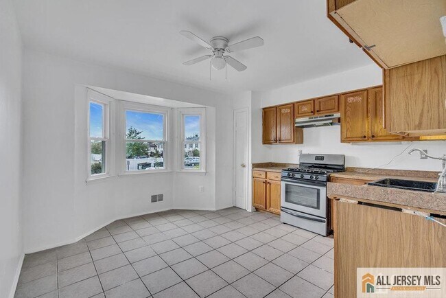 Building Photo - 17 Begonia Ct