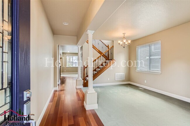 Building Photo - Your Dream Home Awaits – Spacious, Inviting & Full of Charm!
