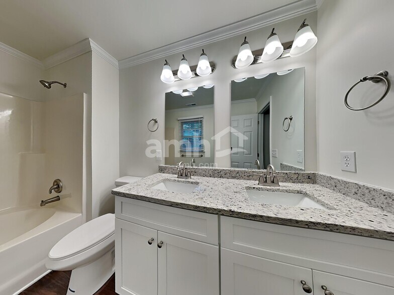 Building Photo - 614 Pebble Dr