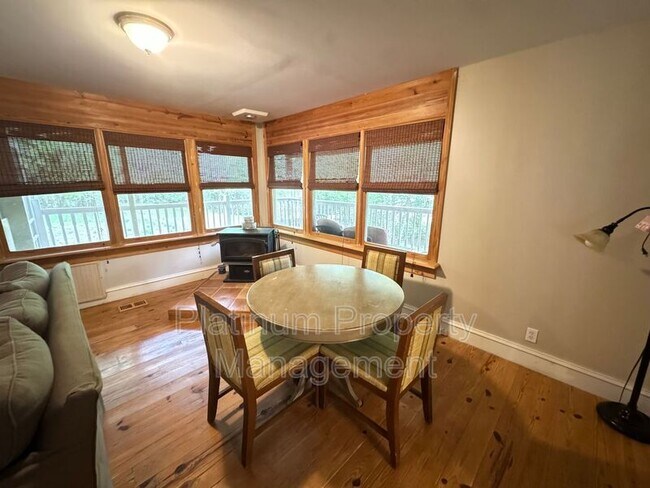 Building Photo - 971 Mountain Cove Rd