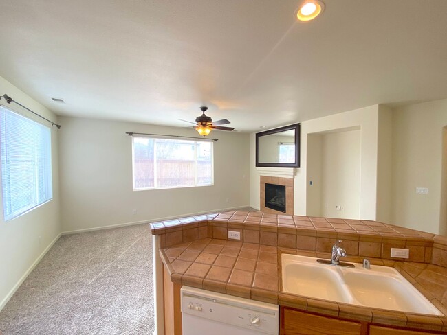 Building Photo - Single Story Wyndgate Home in SE Reno - La...