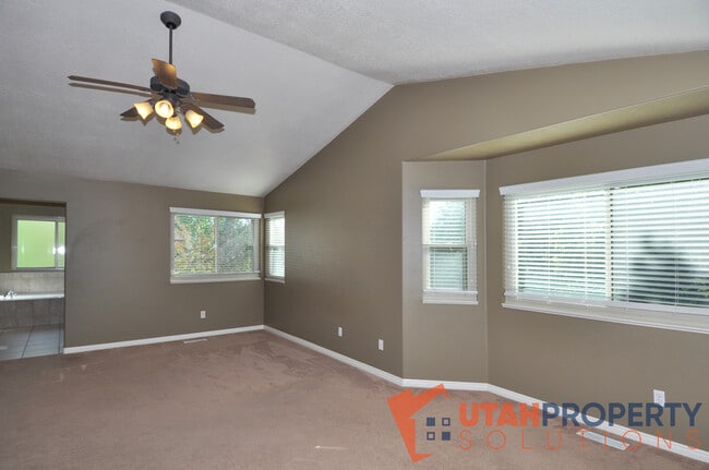 Building Photo - 11758 Chalk Creek Way