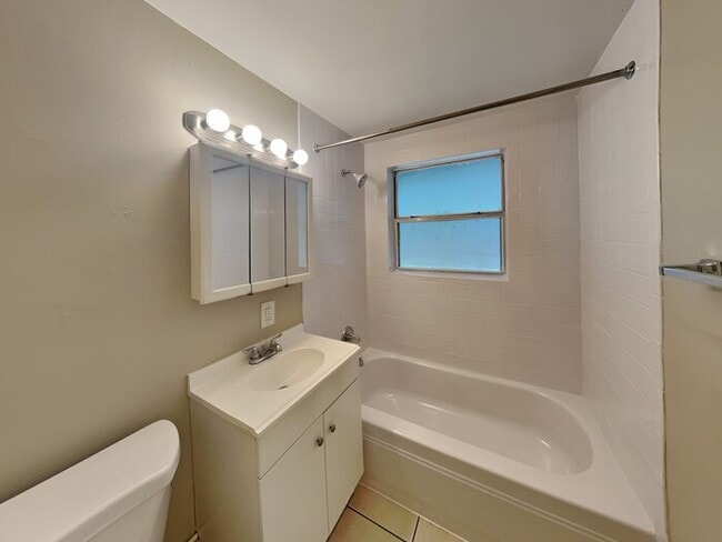 Building Photo - 6150 George Wood Ln W