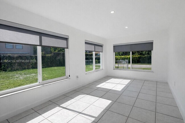 Building Photo - 7980 SW 37th Terrace