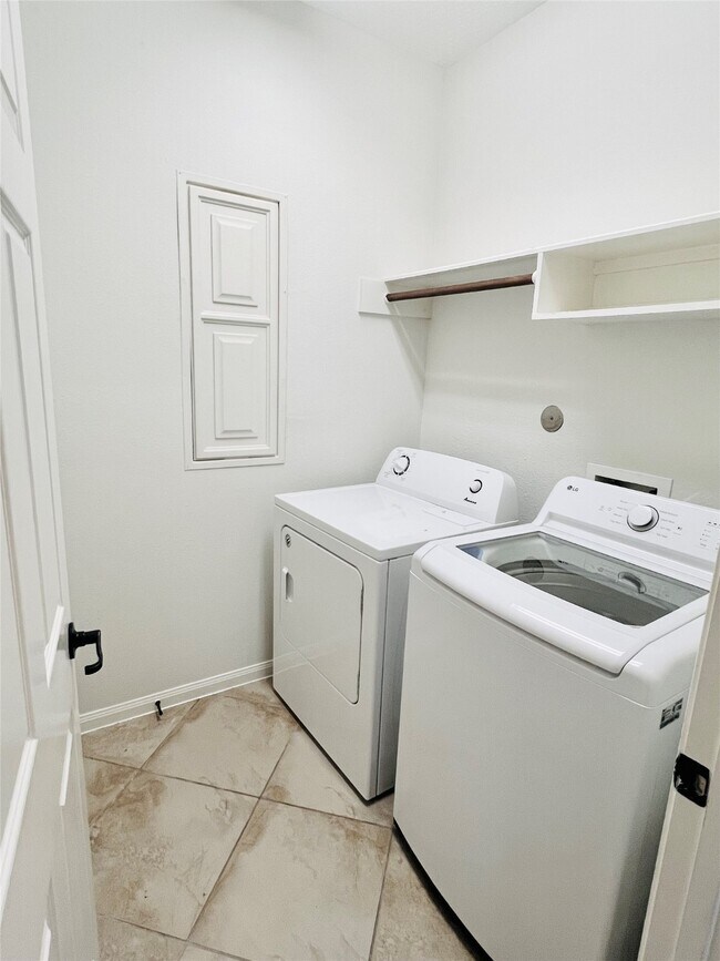 Building Photo - 133 E Montfair Blvd