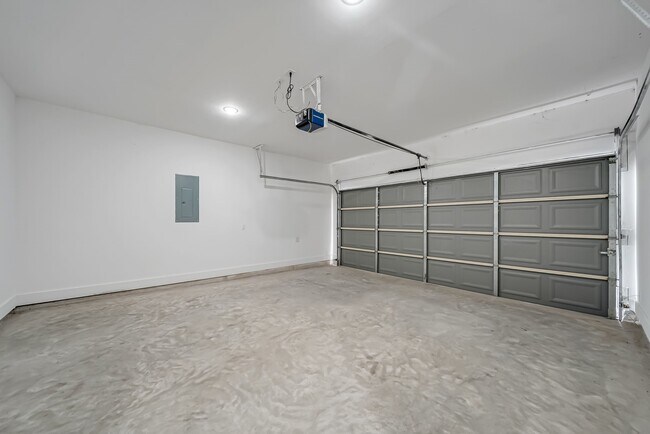 Building Photo - 3468 Bremond St