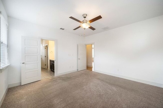 Building Photo - 1408 Casa Dr