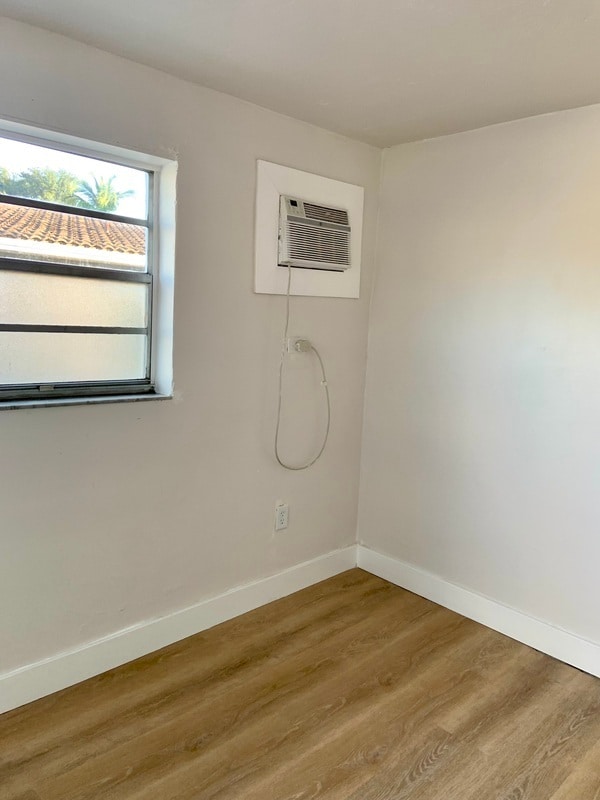 Building Photo - 485 NW 25th Ct