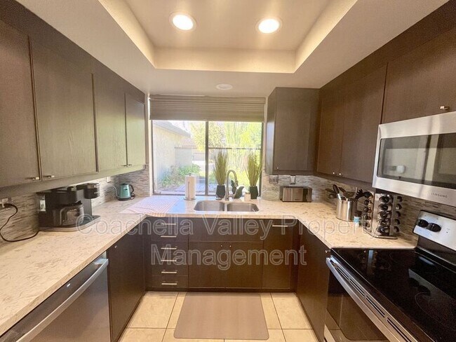 Building Photo - 1310 Campeon Cir