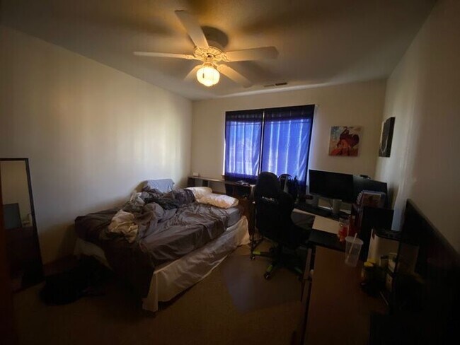 Building Photo - $2,250 | 4 Bedroom, 3.5 Bathroom Duplex | ...