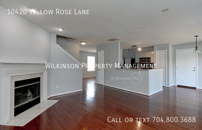 Building Photo - 10420 Yellow Rose Ln