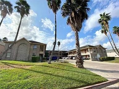 Primary Photo - 21 West Dr