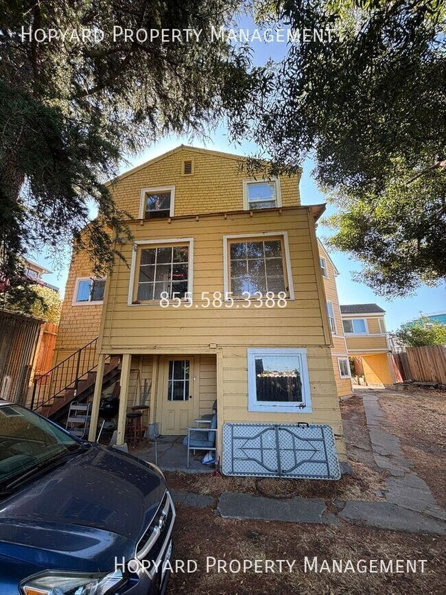 Building Photo - 3115 Stuart St