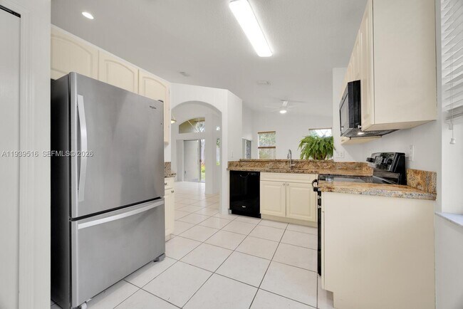 Building Photo - 18322 SW 94th Ct