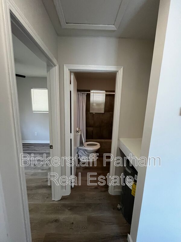 Building Photo - 1501 8th Ave