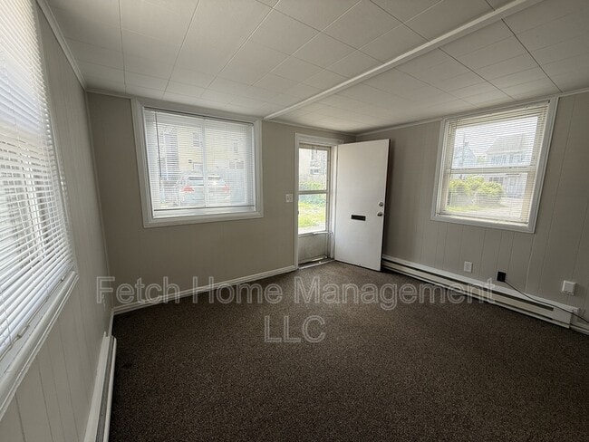 Building Photo - 129 S 5th St