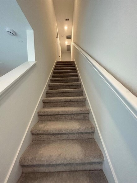 Building Photo - 3409 SW 34th Ave Cir