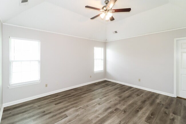 Building Photo - 5694 Pecan Trce