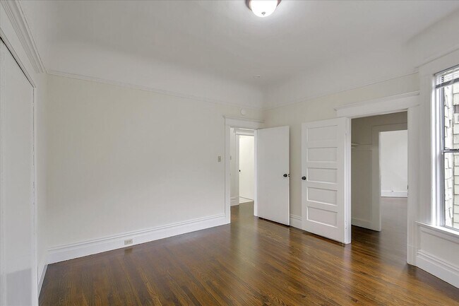 Building Photo - 12th Ave 1340-1342