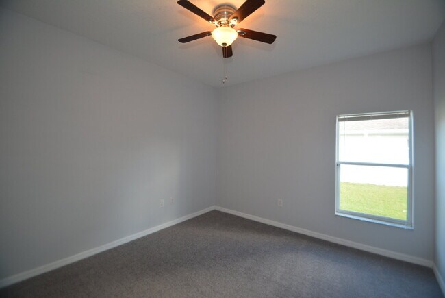 Building Photo - "Charming 3-Bed Oasis in Palm Coast - 1,85...