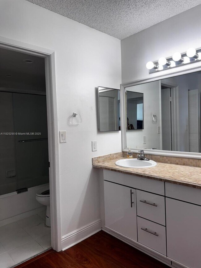 Building Photo - 20505 E Country Club Dr