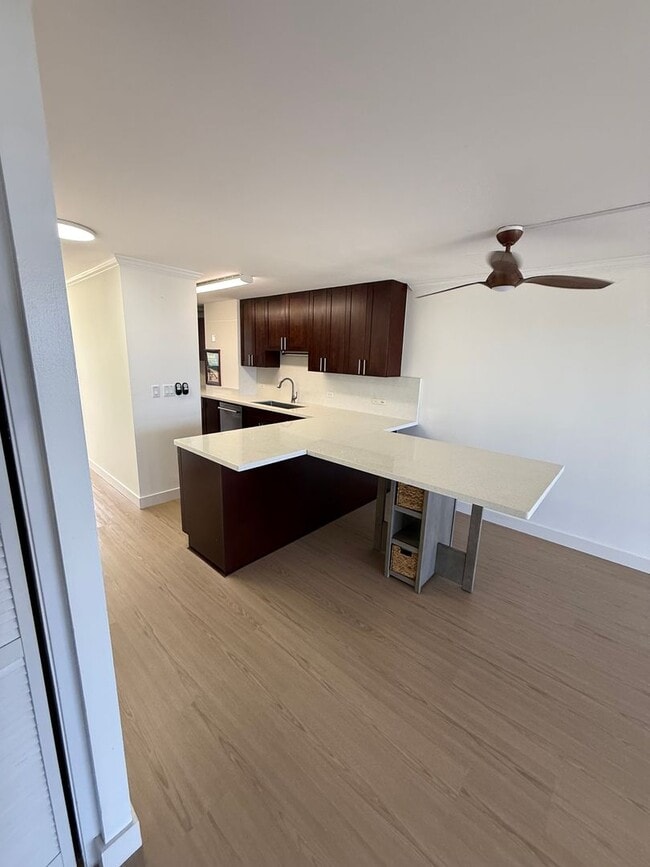 Building Photo - 4300 Waialae Ave