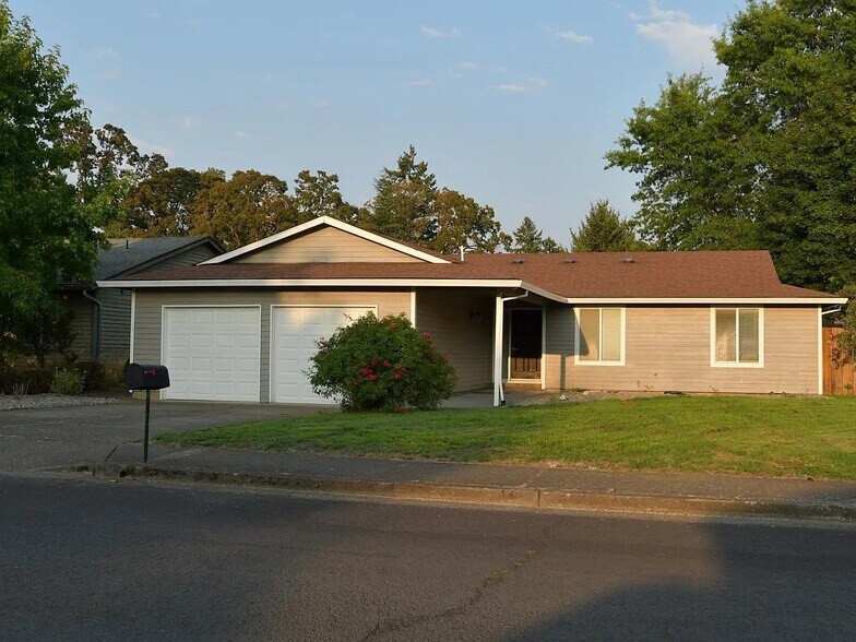 Building Photo - 990 NW 178th Ave