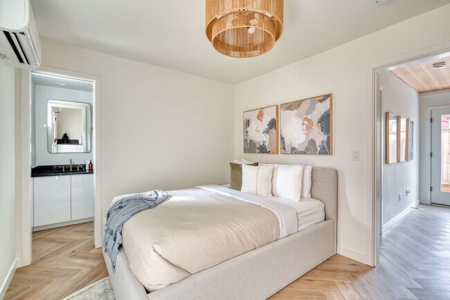 Building Photo - 5012-5022-5022 NE 26th Ave