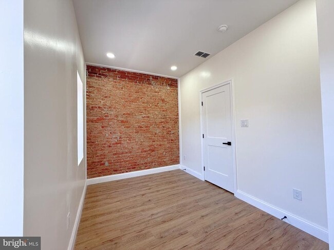 Building Photo - 2762 Martha St