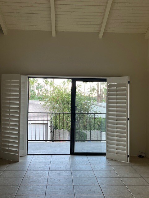 Building Photo - 451 E Via Carisma