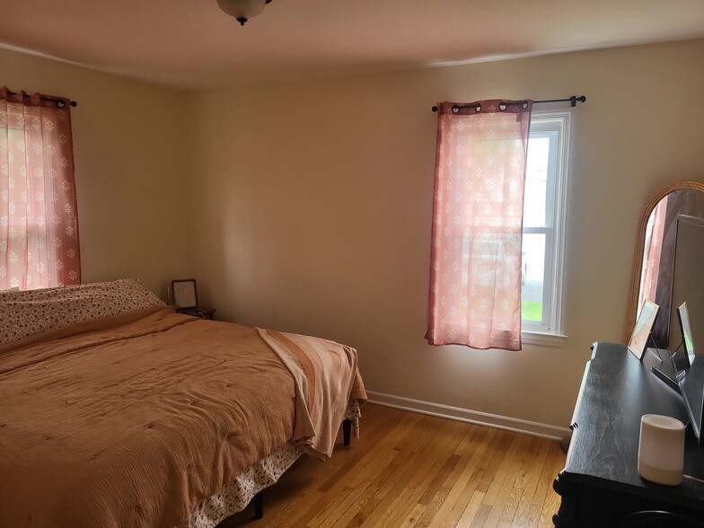 Bedroom 1 - 226 North Ave