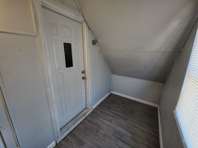 Building Photo - 204 N Military Rd
