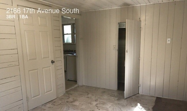 Building Photo - REDUCED  $25 App Fee  3bdrm/1bath home wit...