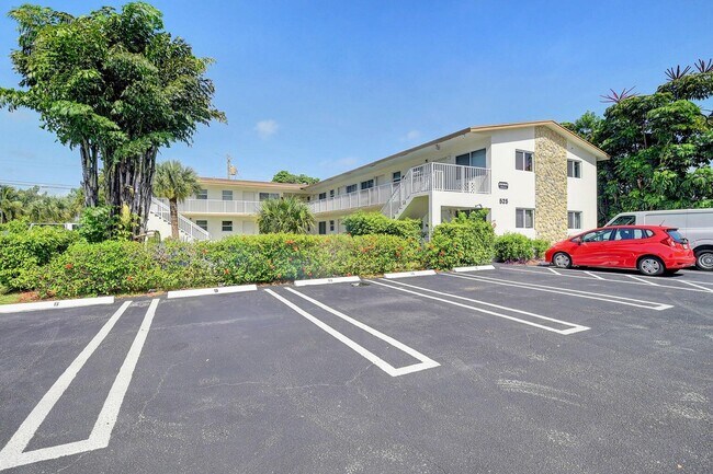 Building Photo - 525 S Broadway