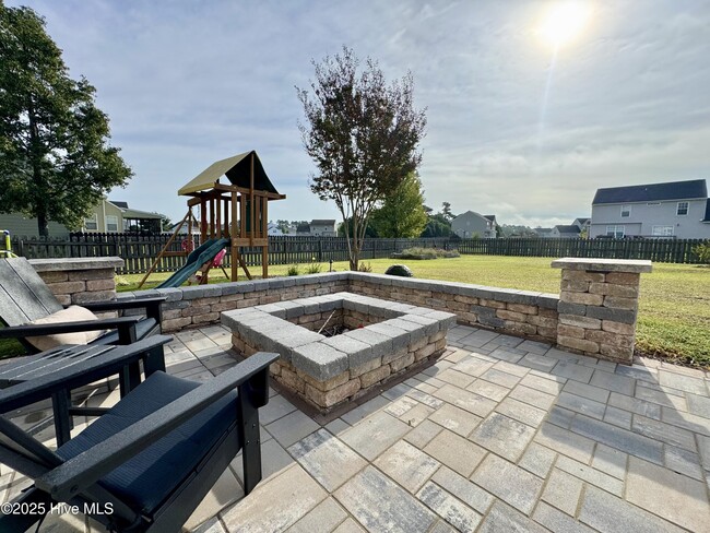 Building Photo - 309 Queenswood Blvd