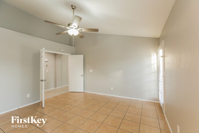 Building Photo - 7520 W San Juan Ave