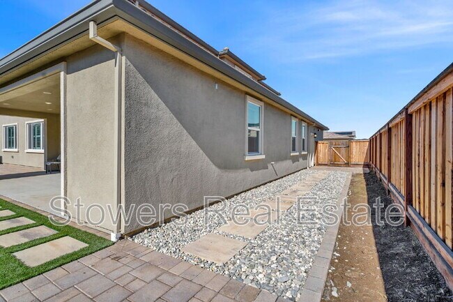 Building Photo - 176 Raven Cir